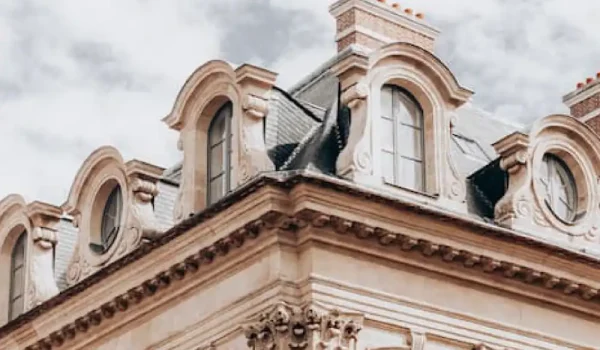 Angle d'un hôtel parisien